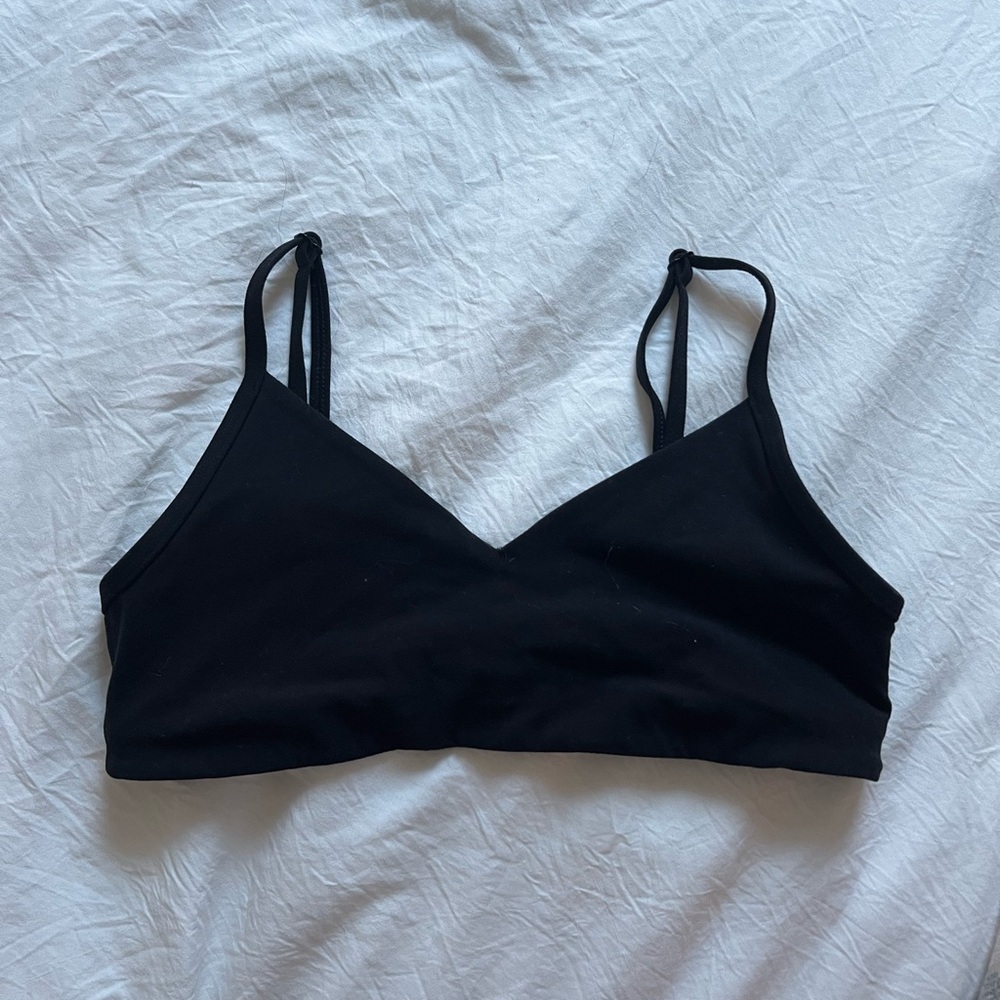 Aritzia TnAction Black Hold Tight Sports Bra